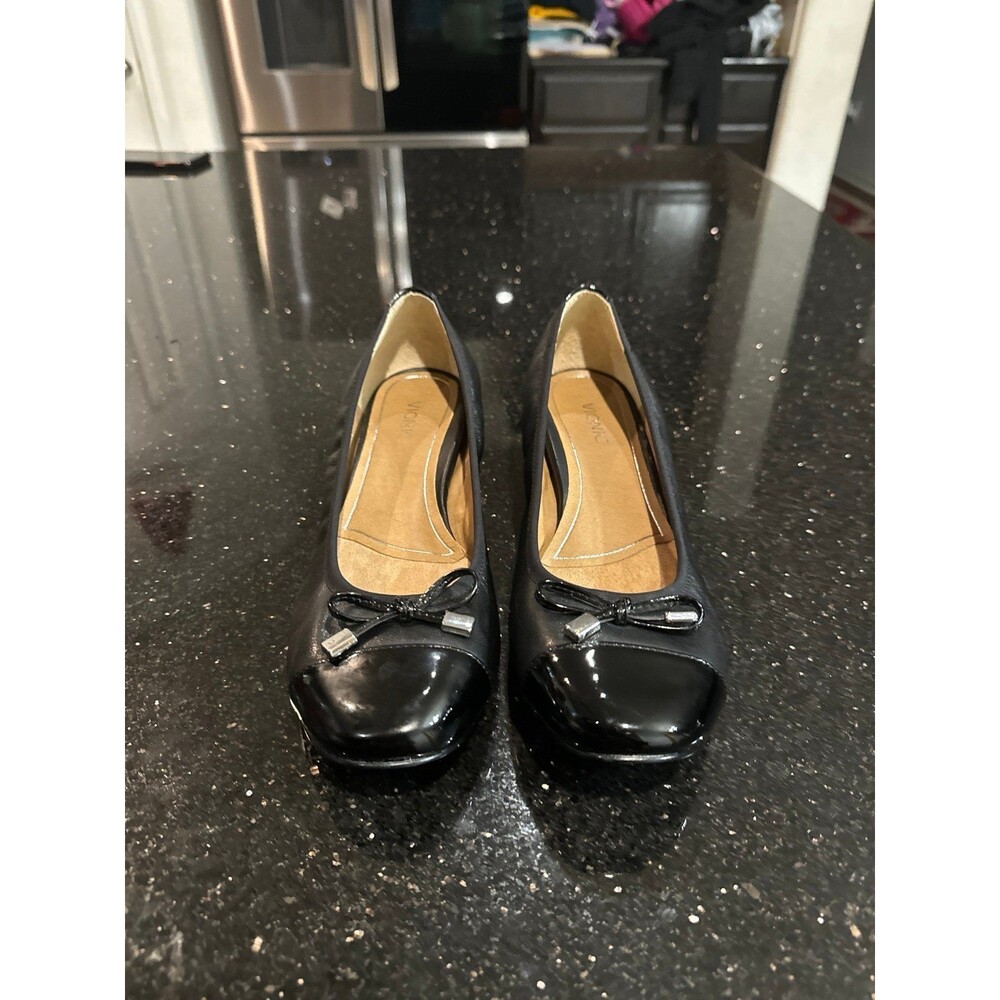 VIONIC Mod Daphne Leather Patent Toe Pumps Size 8.5 Women’s